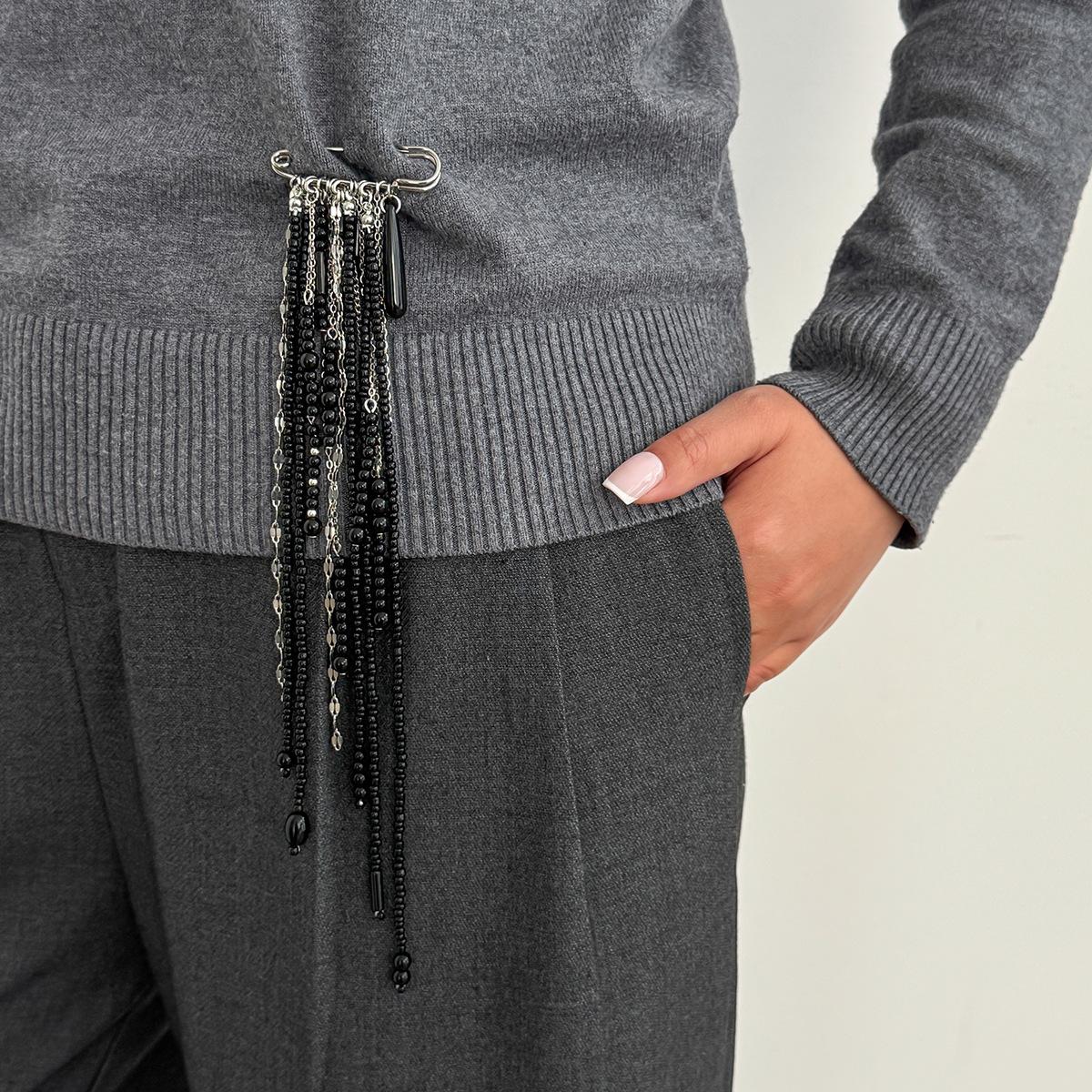 Trendy Minimalist Rice Bead Crystal Brooch INS Stylish Personalized Safety Pin Versatile Daily Accessory Elegant Sparkly Rhinestone Lapel Pin Multi Functional Fashion Jewelry for Women Office Commute Party Casual Outfit Decoration