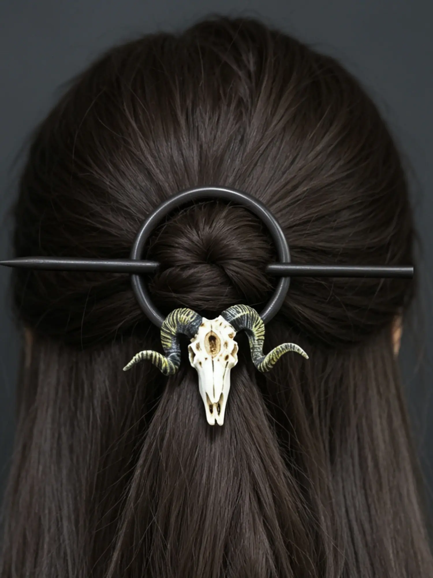 Mystical Resin Hairpin, Gradient Spiral Sheep Skull Design, Gothic Witch Accessory, Perfect for Festival Gifts, All-Season Headwear