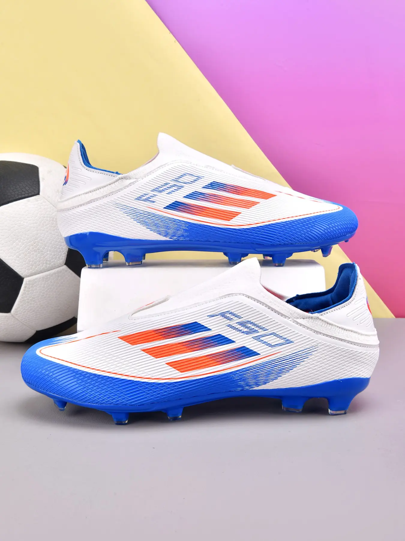 Unisex Football Shoes, Training Cleats for Indoor/outdoor Fields, Lightweight High-Performance Rubber Sole, Anti-Slip TF Studs, Women's Soccer Boots