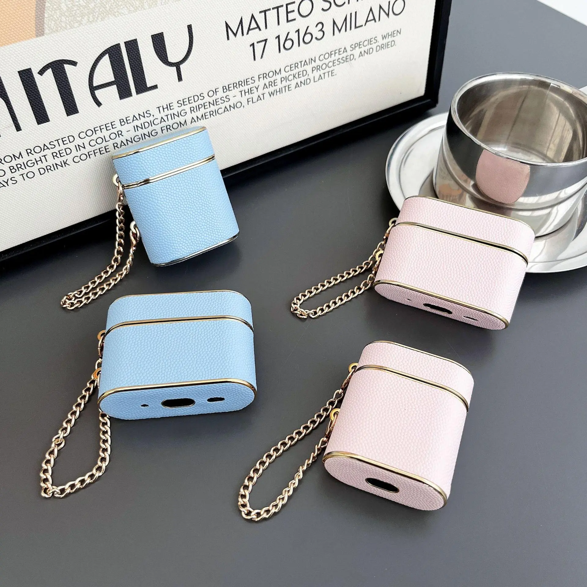 Chic Faux Leather Bluetooth Earbuds Case, Premium Vintage Protective Pouch with Carabiner Clip, Men's Travel Earbud Cover