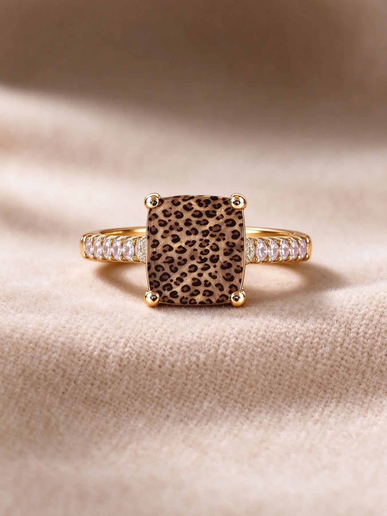 Lady leopard print square-shaped main stone ring, gold-plated with small diamonds, Meriadore autumn jewelry, vintage autumn popular jewelry gift