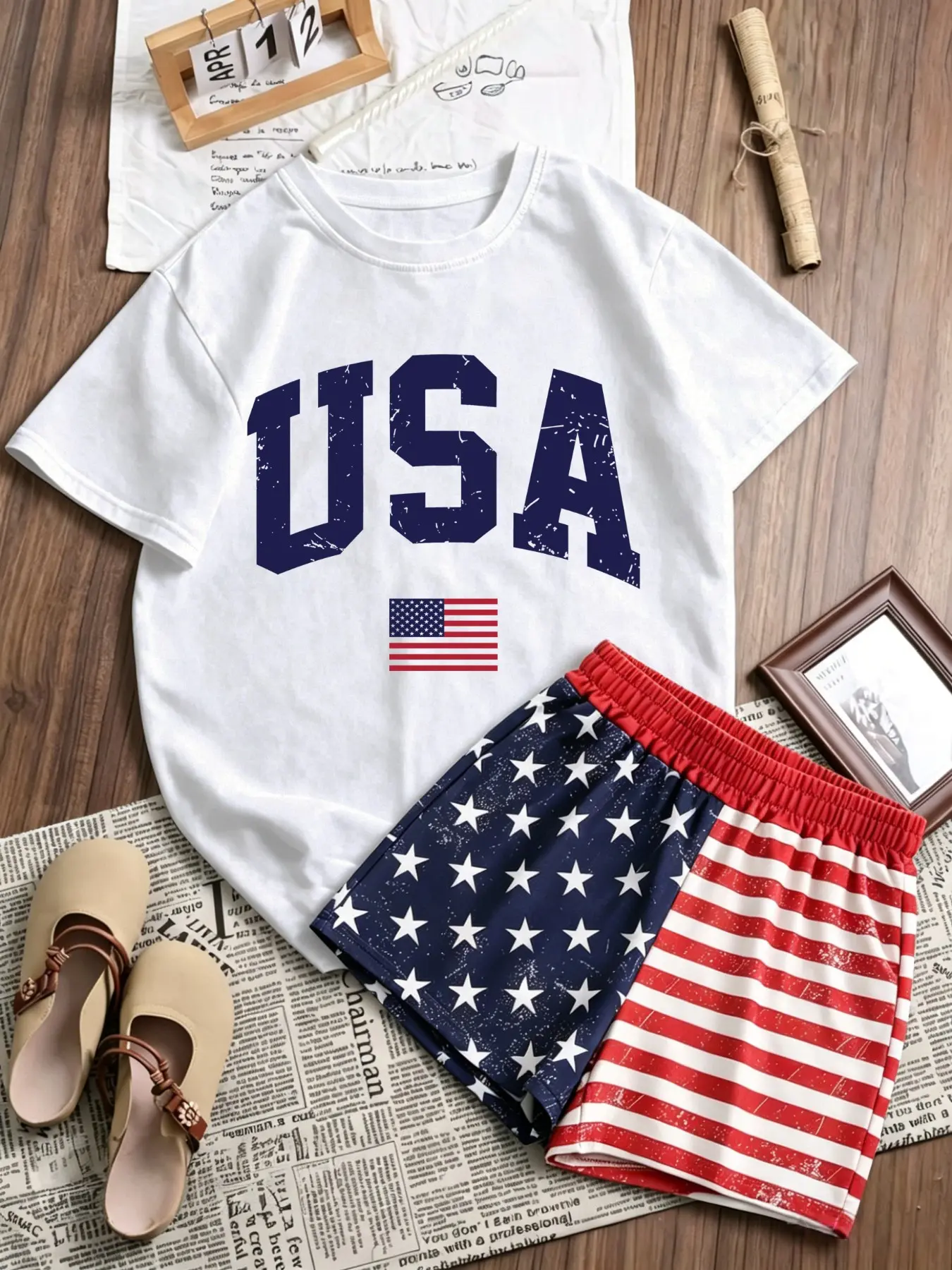 2 pieces clothes, Y2K women's American flag printed short sleeved top and shorts two-piece set, fashionable summer casual set, soft fabric, Independence Day and 250th anniversary outfit in the United States