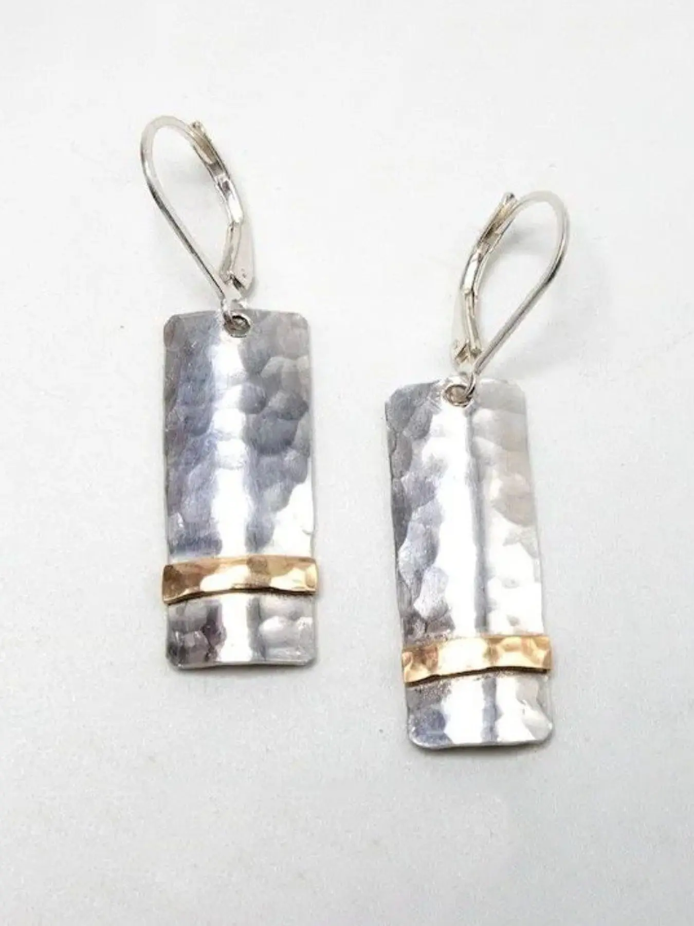 1 Pair Two Tone Hammered Rectangle Dangle Earrings for Women, Textured Rectangular Tag Leverback Drop Earrings, Minimalist Modern Geometric Fashion Statement Ear Jewelry, Dangling Earrings