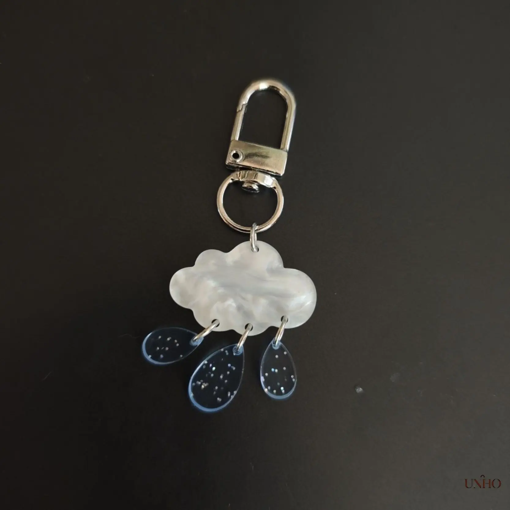 Niche Exquisite Cloud And Rain Plastic Pendant Keychain, Trendy Ins-Style Decorative Charm Accessory, Versatile Ornament For Bluetooth Earbuds Case, Ideal Small Gift For Keys & Daily Matching, Accessories, Ring, Hook