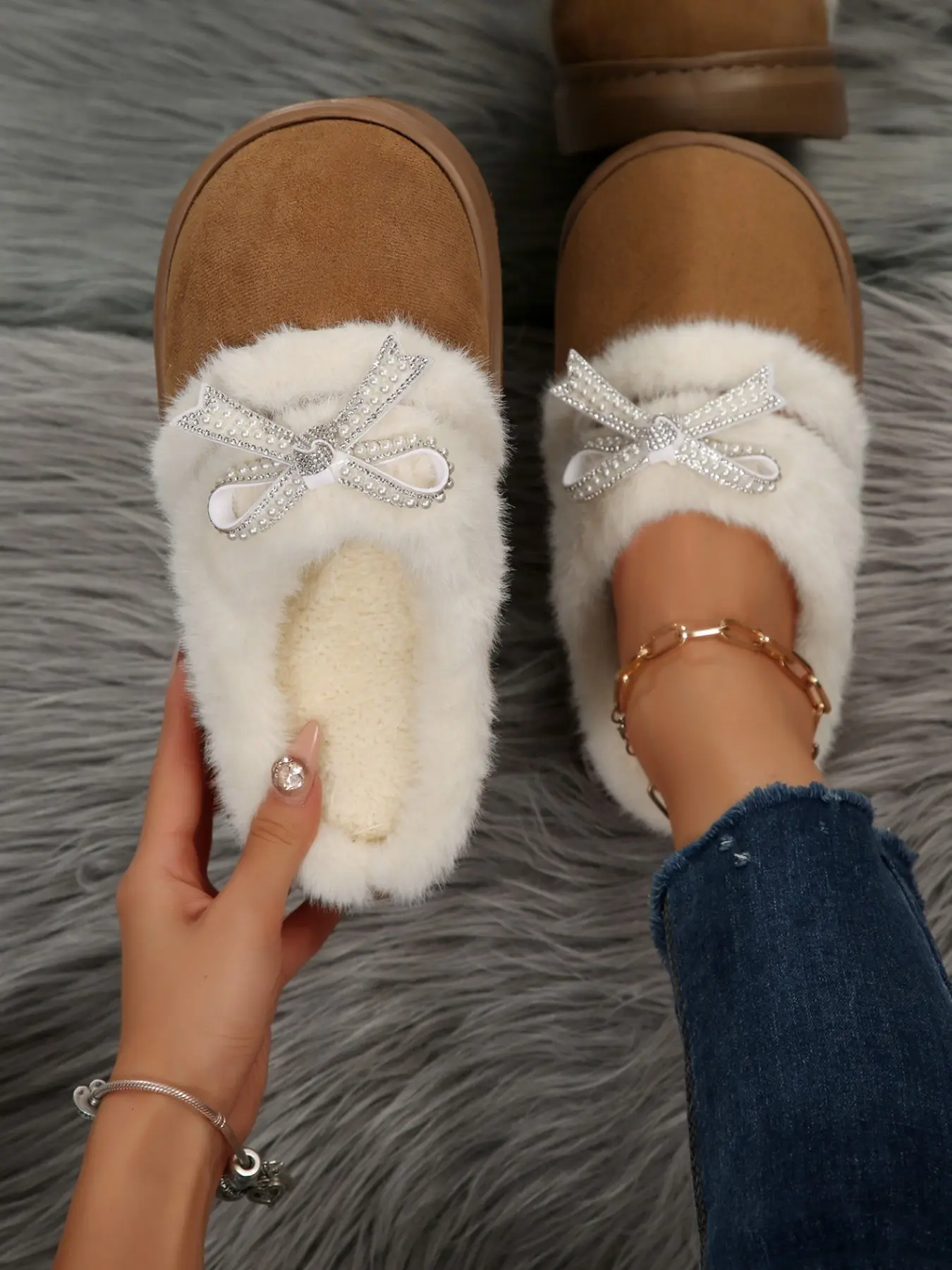 Rhinestone Bow Decor Platform Closed Toe Slippers, Fluffy Trim Soft House Slides, Casual Indoor Slippers For Women Autumn Winter