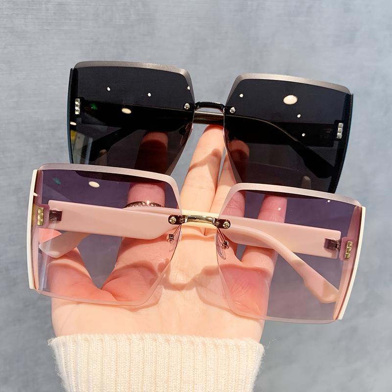 Colorful Retro Polarized Sunglasses for Women Oversized European–American Style Frames with HD UV-Protection Lenses, Durable Fashion Design Perfect for Travel, Streetwear & Summer Outfits Colorful Retro Polarized Sunglasses for Women Oversized European–American Style Frames with HD UV-Protection Lenses, Durable Fashion Design Perfect for Travel, Streetwear & Summer Outfits