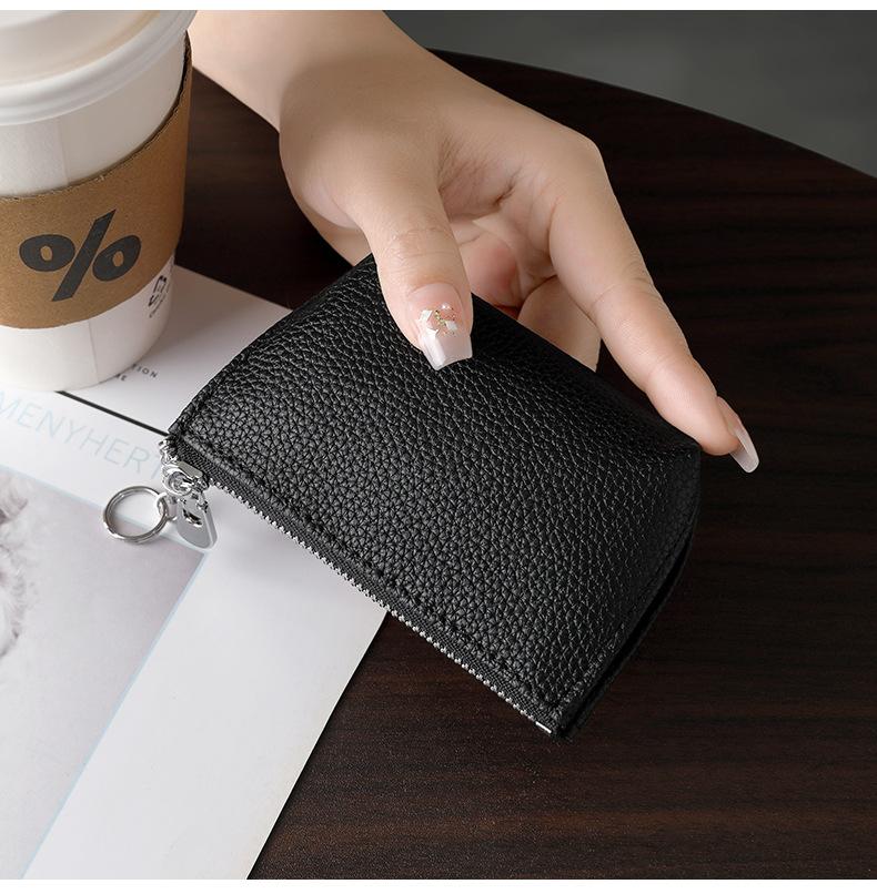 Heart-Shaped Mini Coin Purse – Cute Keychain Wallet for Women, Small Zipper Card Holder for Coins, Cash & Keys, Everyday Essential, Black with Red Heart Design