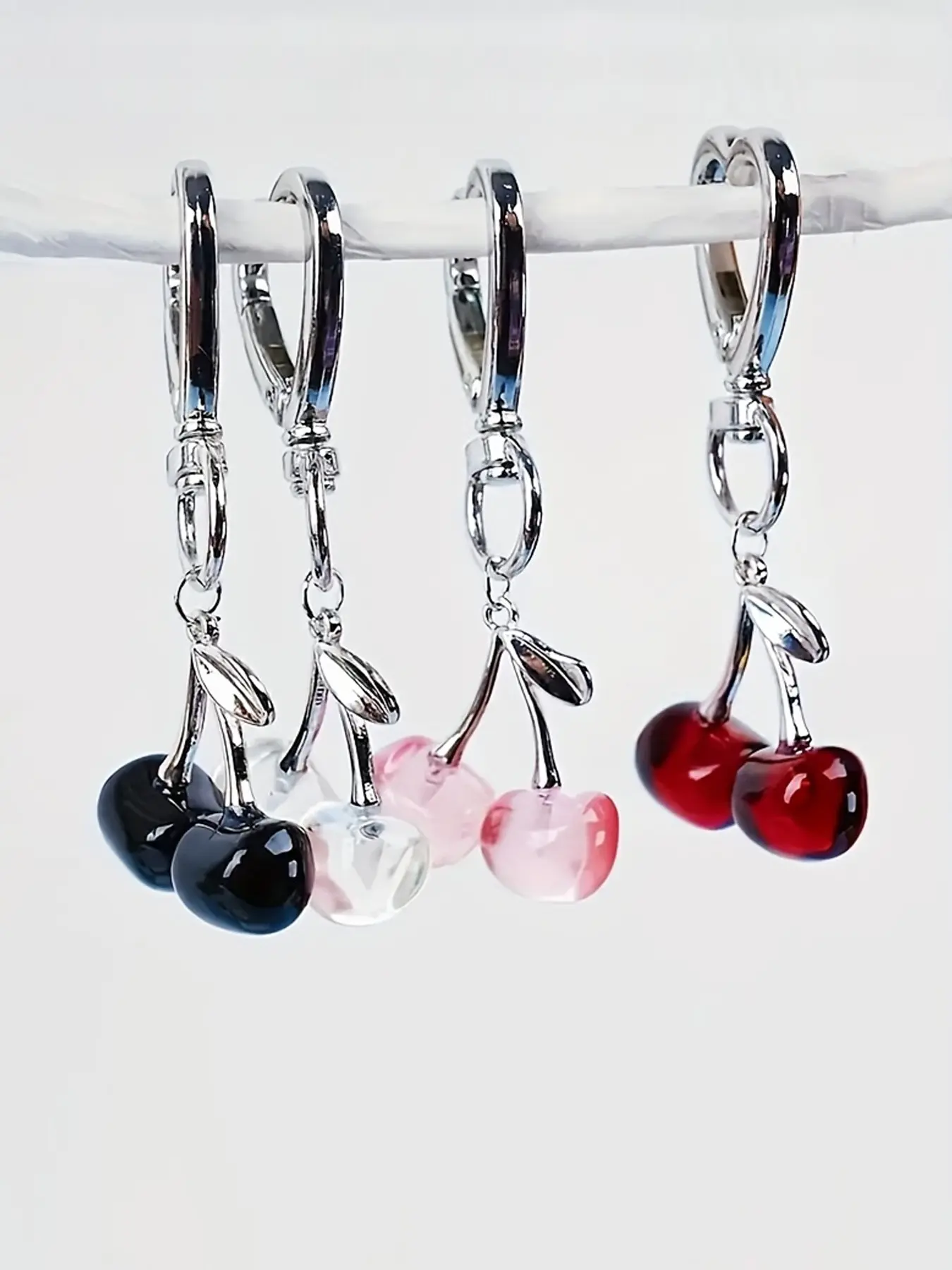 4pcs Set Black Red Pink White Cherry Keychains - Cute Alloy Pendants, Colorful Cherry Design, Perfect Gift for Friends and Family, Women's Fashion Accessories, Keychain for Bags, Bag Accessories Key, Cherry-Themed Items, Keychain Charm