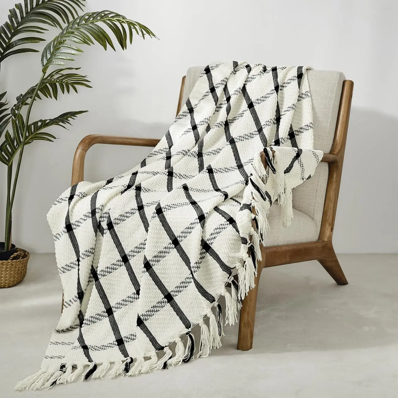 CREVENT Farmhouse Plaid Chenille Throw Blanket with Tassels 50''X60'', Breathable Soft Warm Decorative Blanket for Sofa Couch Bed