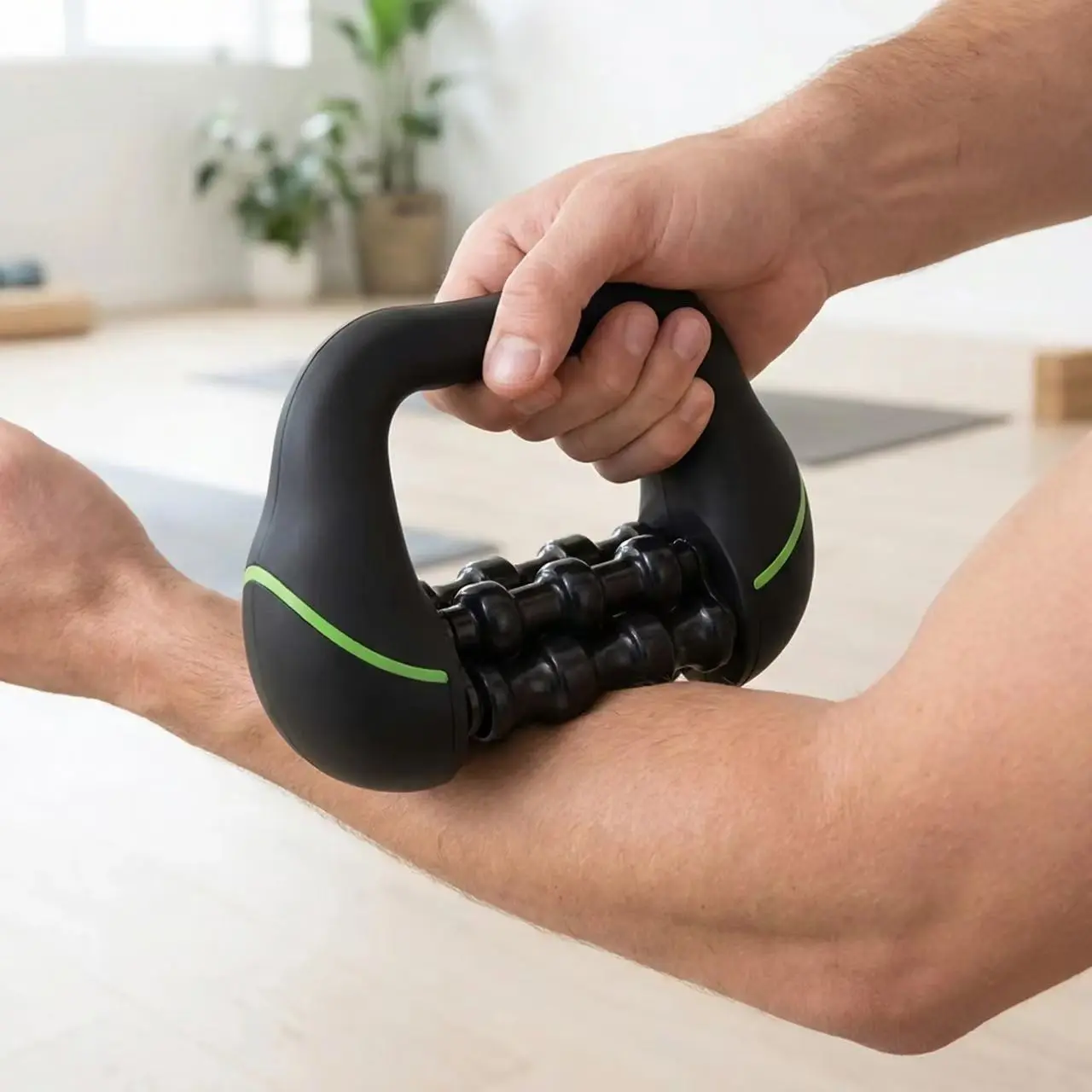 360° Rotating Handheld Massage Roller, Rechargeable Vibration Massager, Portable Full Body Massager, Muscle Relief Tool for Fitness, Office, Travel