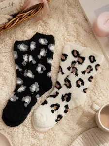 2 Pairs & Leopard Print Fuzzy Socks, Warm Plush Casual Home Floor Socks, Lazy Style Coral Fleece Socks for Winter