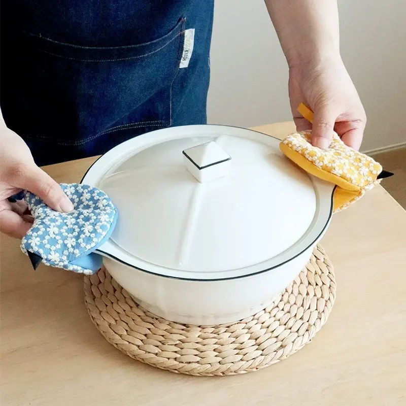 Japanese Embroidered Bird Pattern Fabric Pot Handle Cover, Heat Resistant Anti-Scald Sleeve, Protective Grip for Teapots, Cooking Pots and Kettles