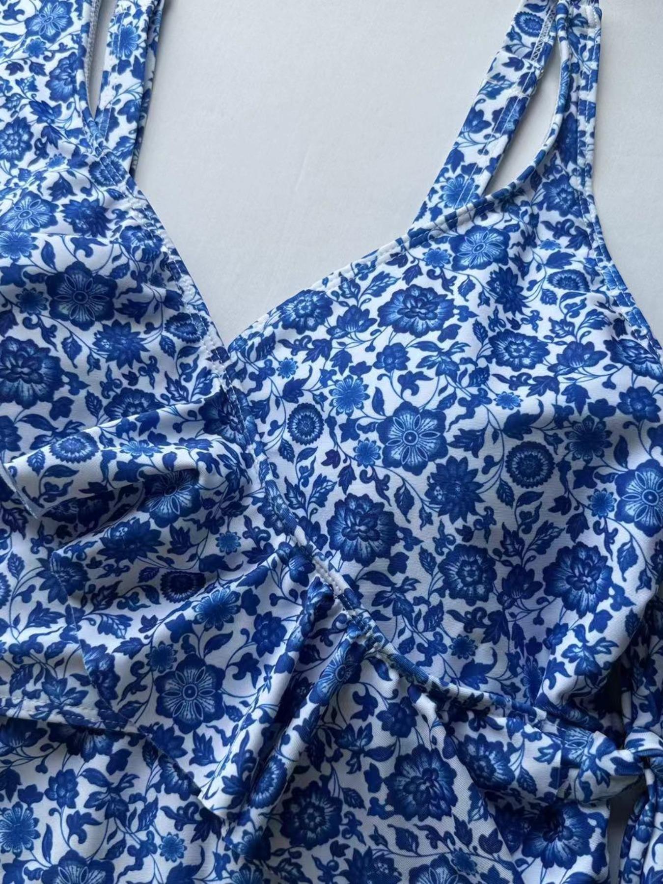 Plus Size Ditsy Floral Print Swimsuit Set, Adjustable Strap Backless Ruffle Trim One-piece Swim Bodysuit & Wrap Cover Up Skirt, Women's Two-piece Swimwear for Summer Beach Holiday Vacation, Floral Swimsuits, V Neck Swimsuit