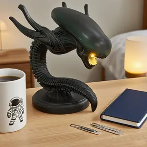 Alien Creature Lamp, Mystical Light Atmosphere Decor, Desk Office Practical Ornament, Unique Resin Craft for Sci-Fi Enthusiasts