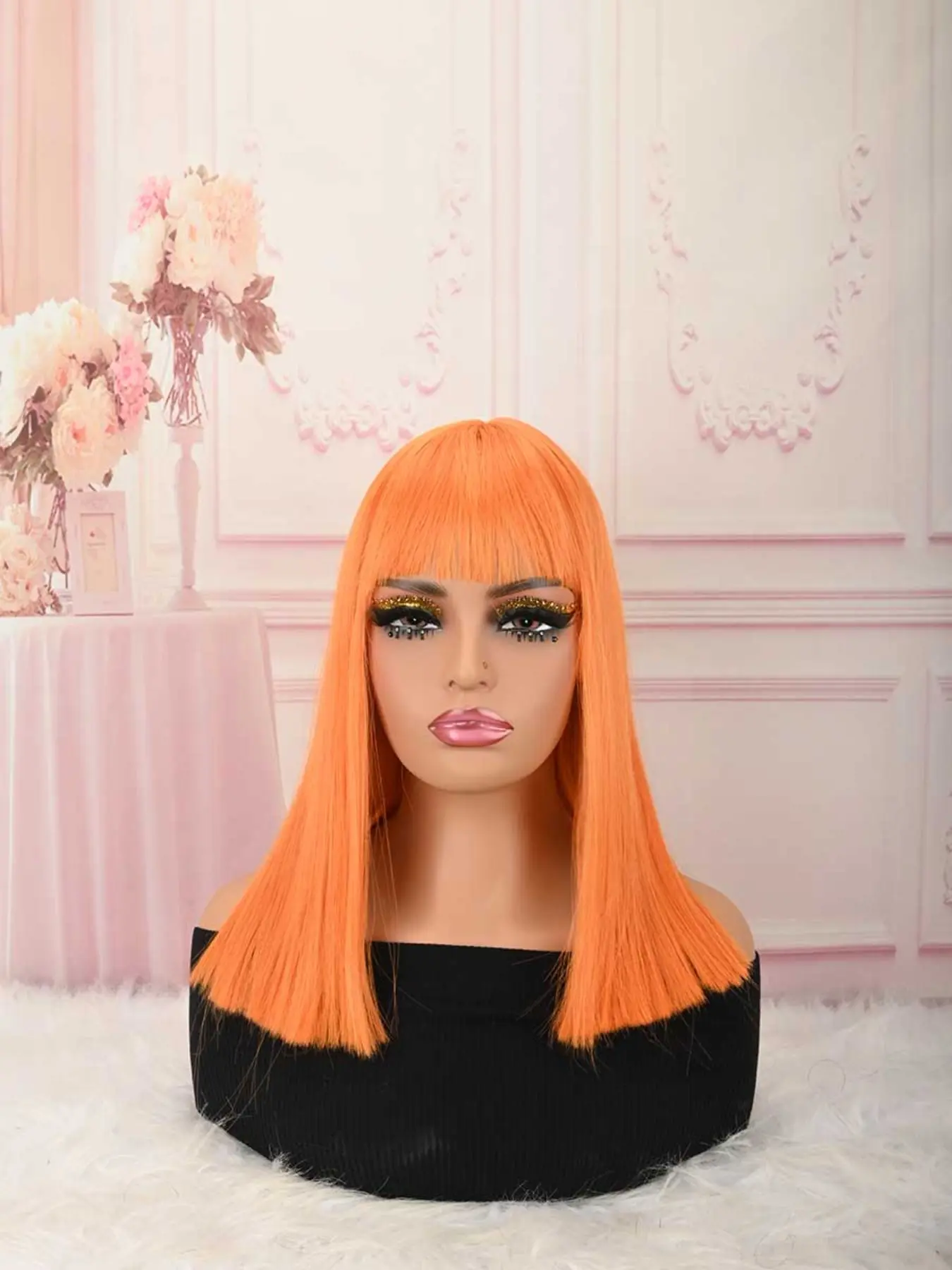 Orange Bob Wig with Bangs, Short Orange Wig for Women Straight Bob Wigs Heat Resistant Synthetic wig Mia Wallace Cleopatra Cospaly Daily Party Use