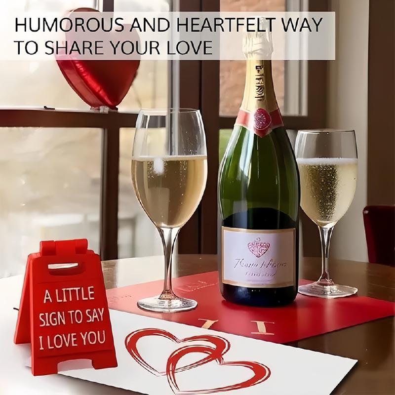 1pc “A LITTLE SIGN TO SAY I LOVE YOU” Desk Sign, Perfect for Valentine's Day and Birthday Gift for Girlfriend, Boyfriend or Family, Romantic Office Desktop Decoration, Small Family Decoration and Novelty Desk Decor #GLOBAL PICKS