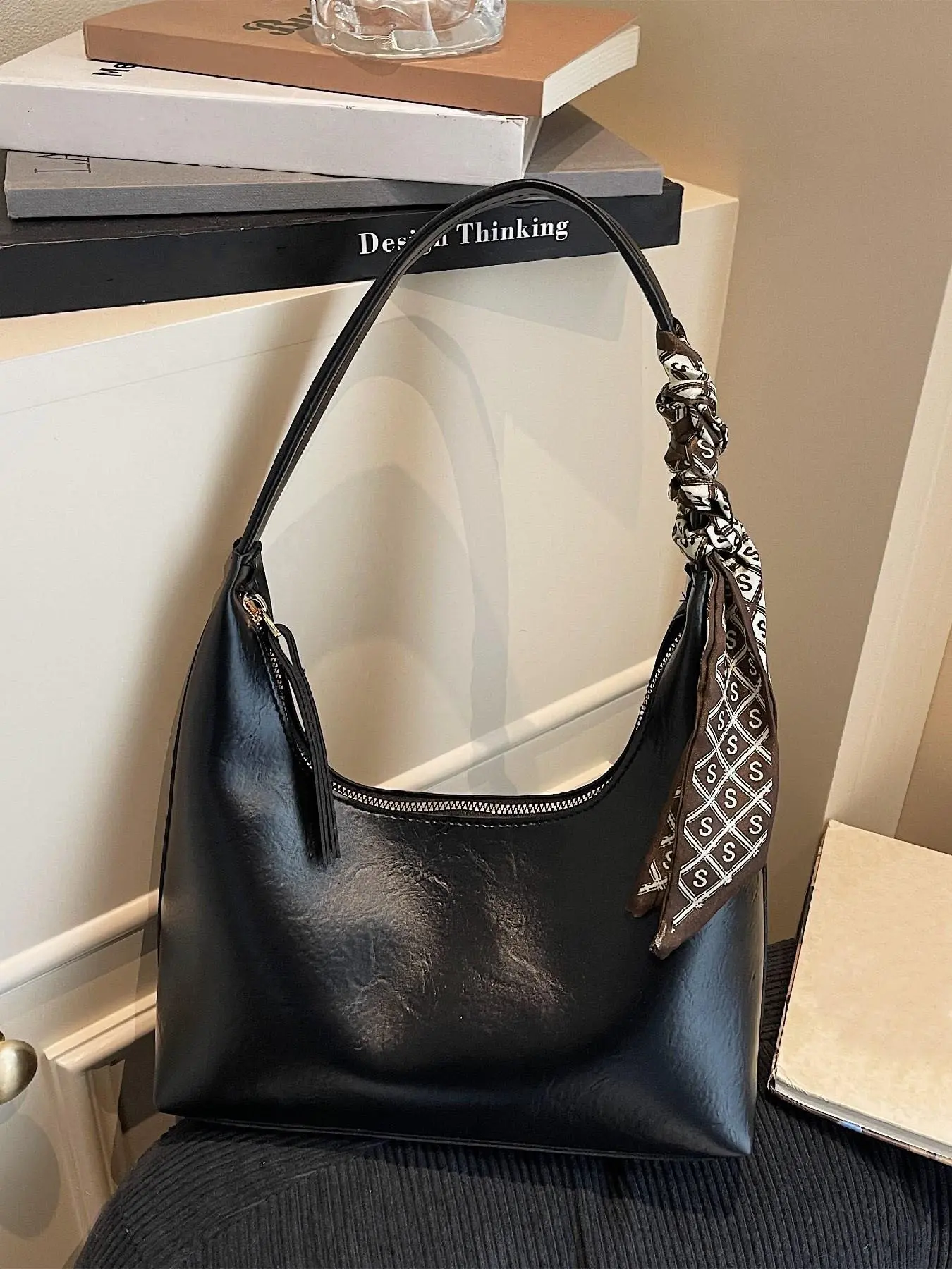 Vintage High-End Underarm Bag, Women's Commuter Casual Versatile Everyday Classic Fashion Shoulder Bag with Scarf, Daily Commute Bag, Casual Shoulder Purse, Elegant and Stylish Accessory