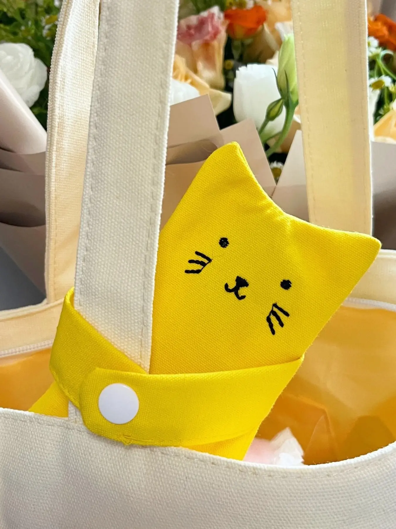 Cute Cartoon Cat Coin Purse, Portable Mini Storage Bag, Compact Carry-All Pouch, Adorable Hugging Cat Wallet, Perfect for On-The-Go Use