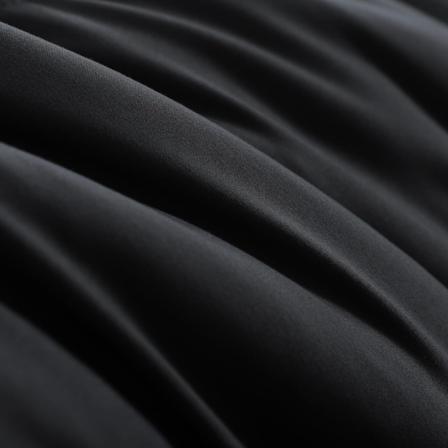 Lightweight 200 Gsm All-Season Cozy Chic Blanket, Ultra Soft Hypoallergenic Microfiber Filling, Ideal Home Bedding for Year-Round Use