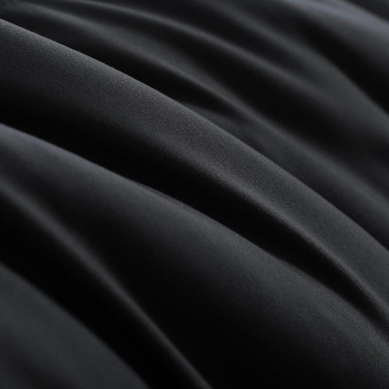 Lightweight 200 Gsm All-Season Cozy Chic Blanket, Ultra Soft Hypoallergenic Microfiber Filling, Ideal Home Bedding for Year-Round Use