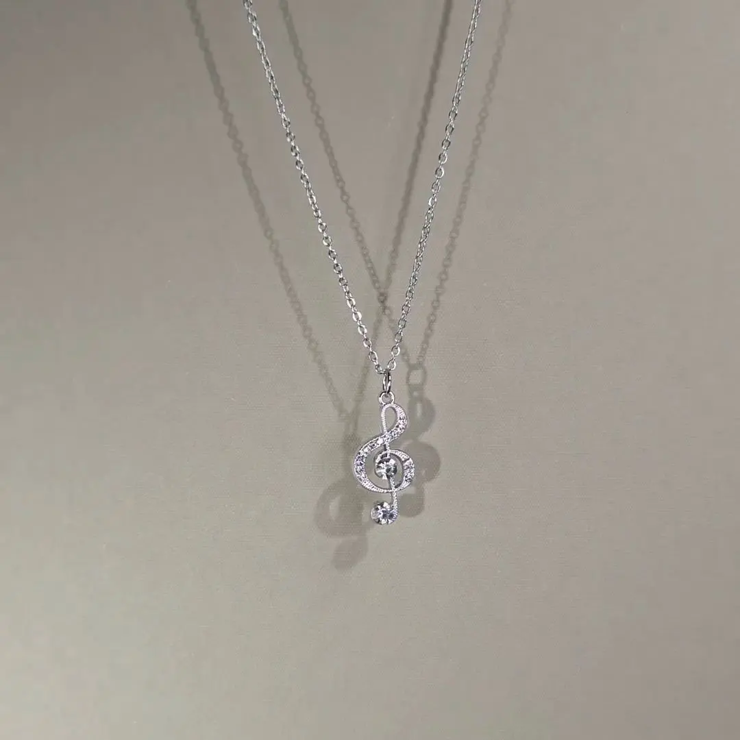 Jewelry with diamond-encrusted musical note necklace, personalized trendy creative boutique hip-hop style diamond-encrusted necklace jewelry