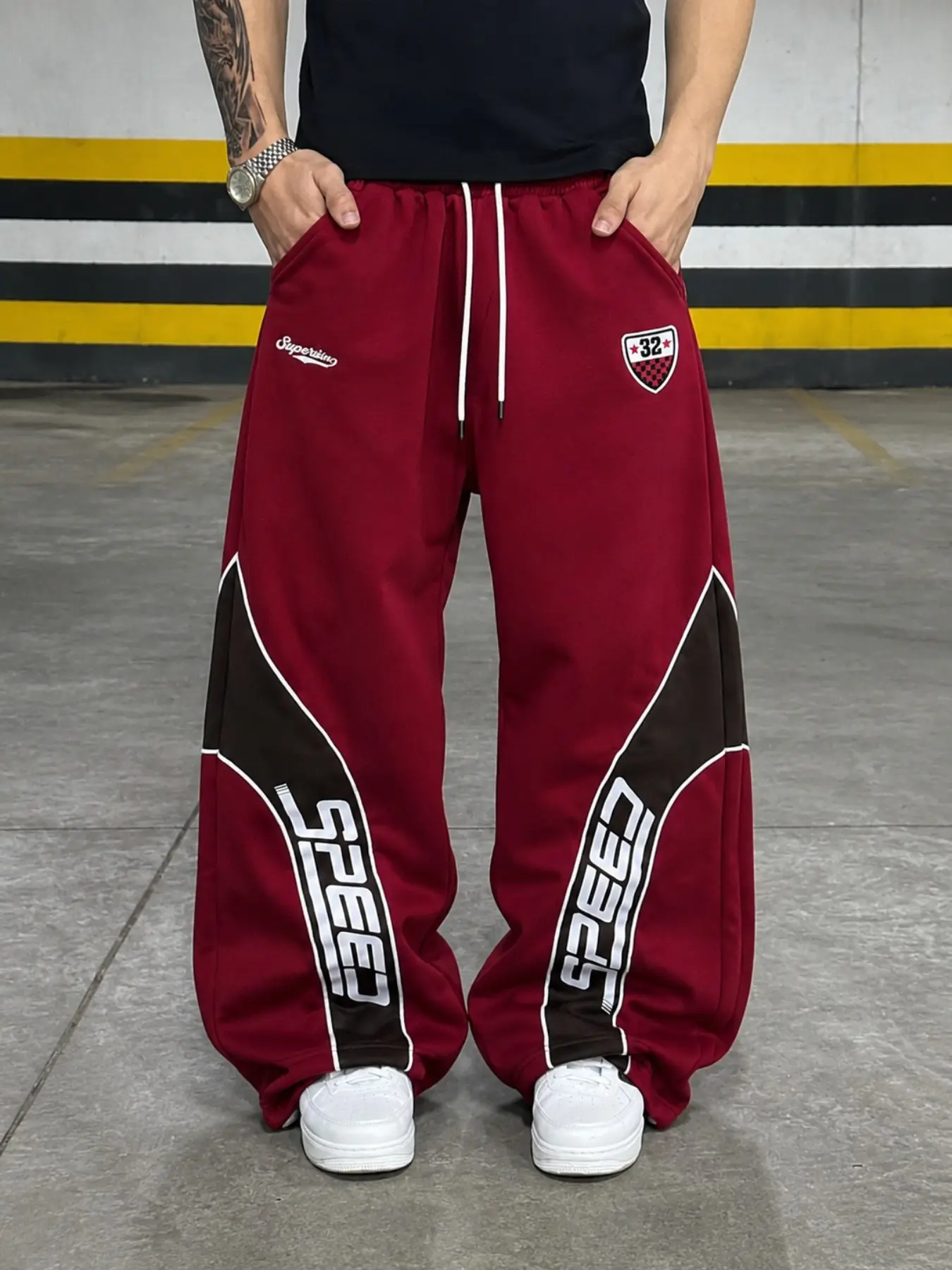 American Racing Theme Wide Leg Sweatpants, Wine Colorblock Design, Letter and Badge Print, Elastic Drawstring Waist, Loose Fit, Retro Sporty Style