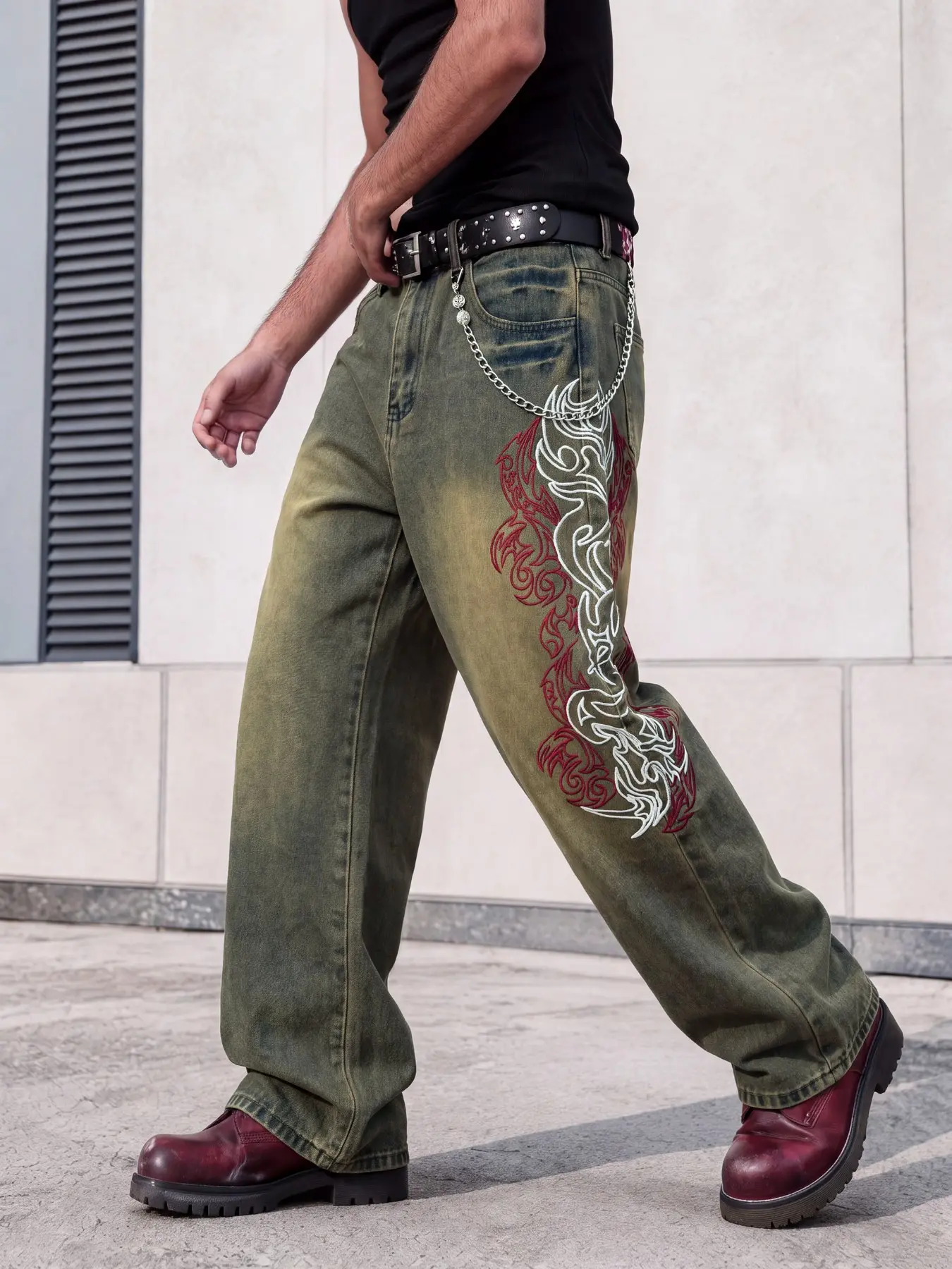 Men's loose straight-leg denim pants, featuring side flame dragon embroidery design, suitable for everyday wear, parties, and outings