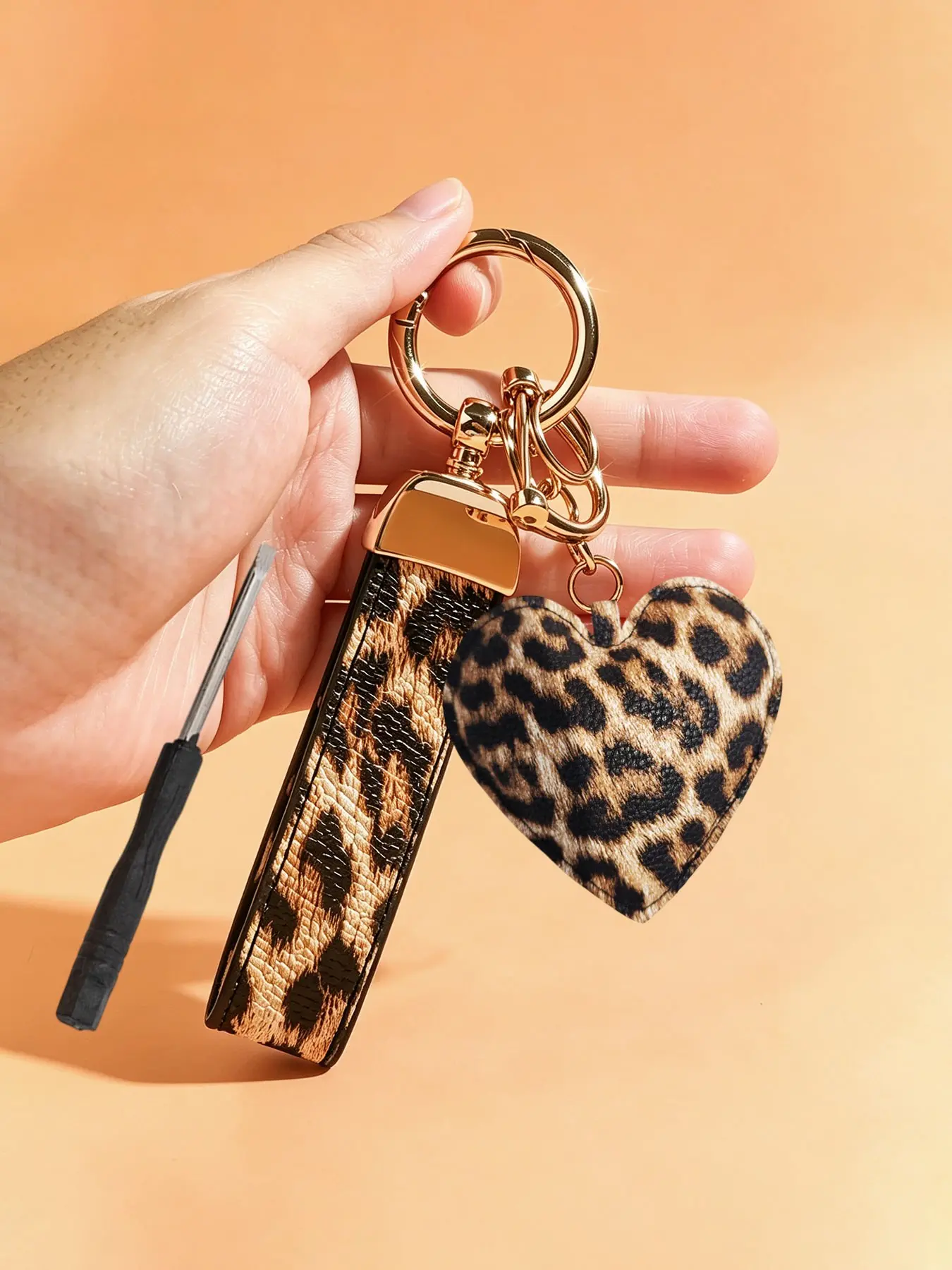 Leopard Print Heart/Star Purse Charm Bag Keyring & Leopard Print Car Key Fob Lanyard with Anti-Lost D-Ring Faux PU Leather Keychain Car Key Holder Strap Animal Cheetah Print Car Key Handbag Charms Bag Pendant Backpack Automotive Accessories Couple Gift