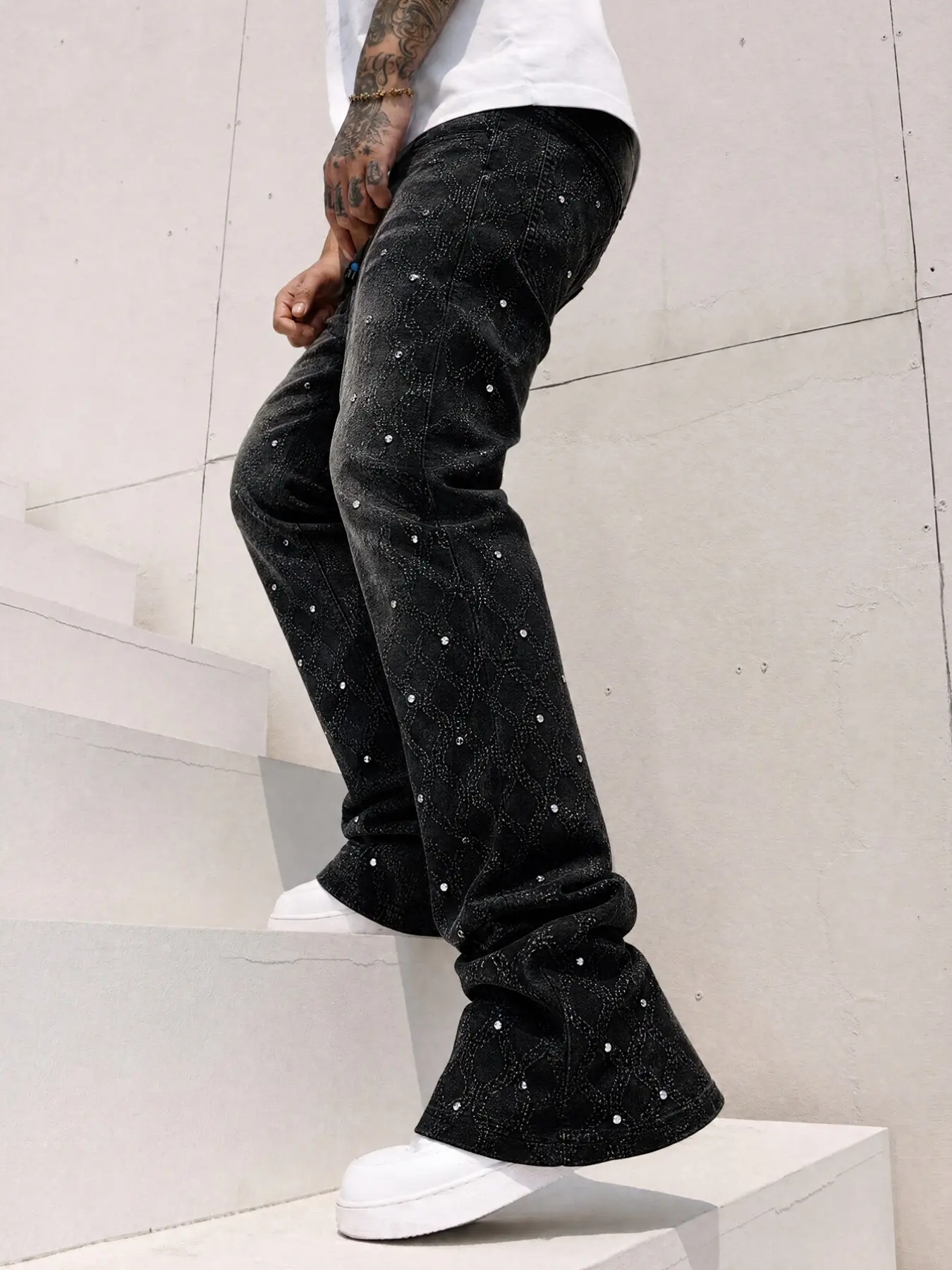 Men's Washed Rhinestone Micro Flare Jeans, Skater Denim Jeans, Vintage Distressed High Street Hip Hop Pants, Perfect for Streetwear, Parties, Concerts