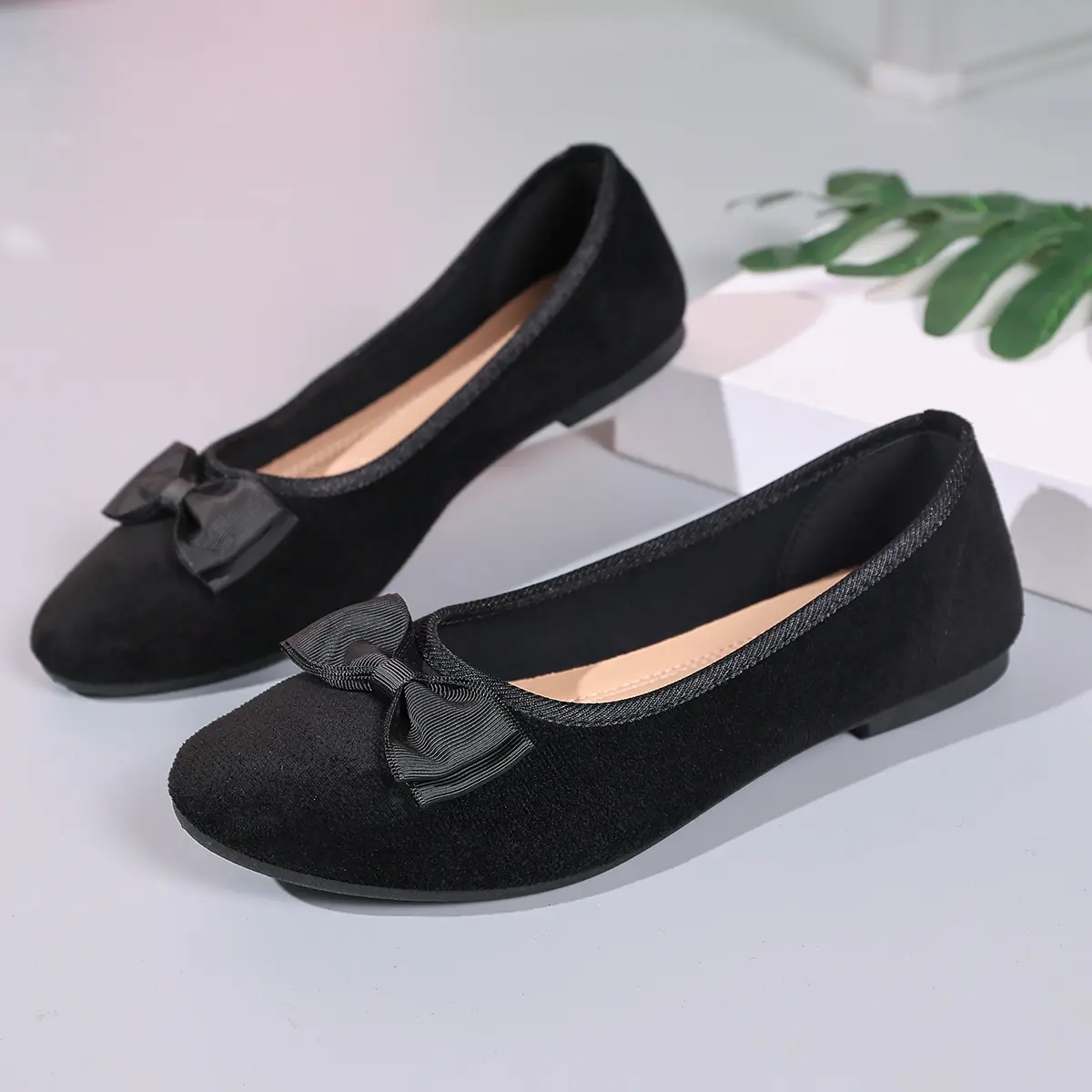Women's Chic PU Leather Bow Slip-On Ballet Flats - Pointed Toe, Lightweight Loafers, Windproof, All-Season Casual Shoes for Office, Daily Commuting (Chic Look)