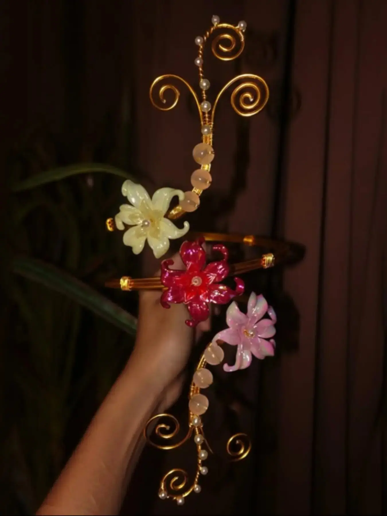 Vintage Handmade Floral Vine Arm Cuff Bracelet, Shell Flowers & Jade Stone Accents, Adjustable Wire Wrapped Fairy Bracelet, Nature Inspired Gift for Women