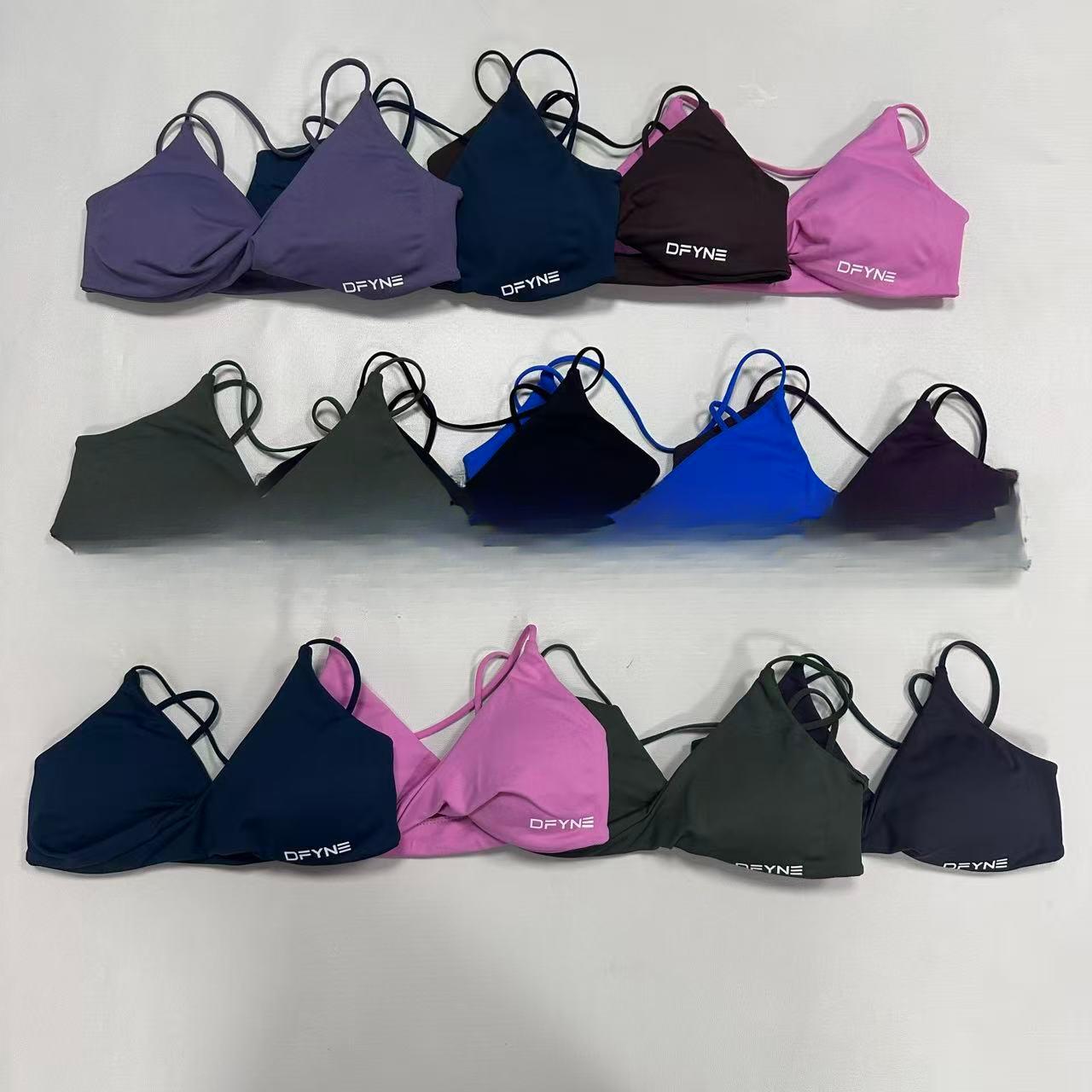 DFYNE's knotted sports bra looks amazing as outerwear! Seamless, matte fabric, padded yoga straps, perfect for both workouts and everyday wear.