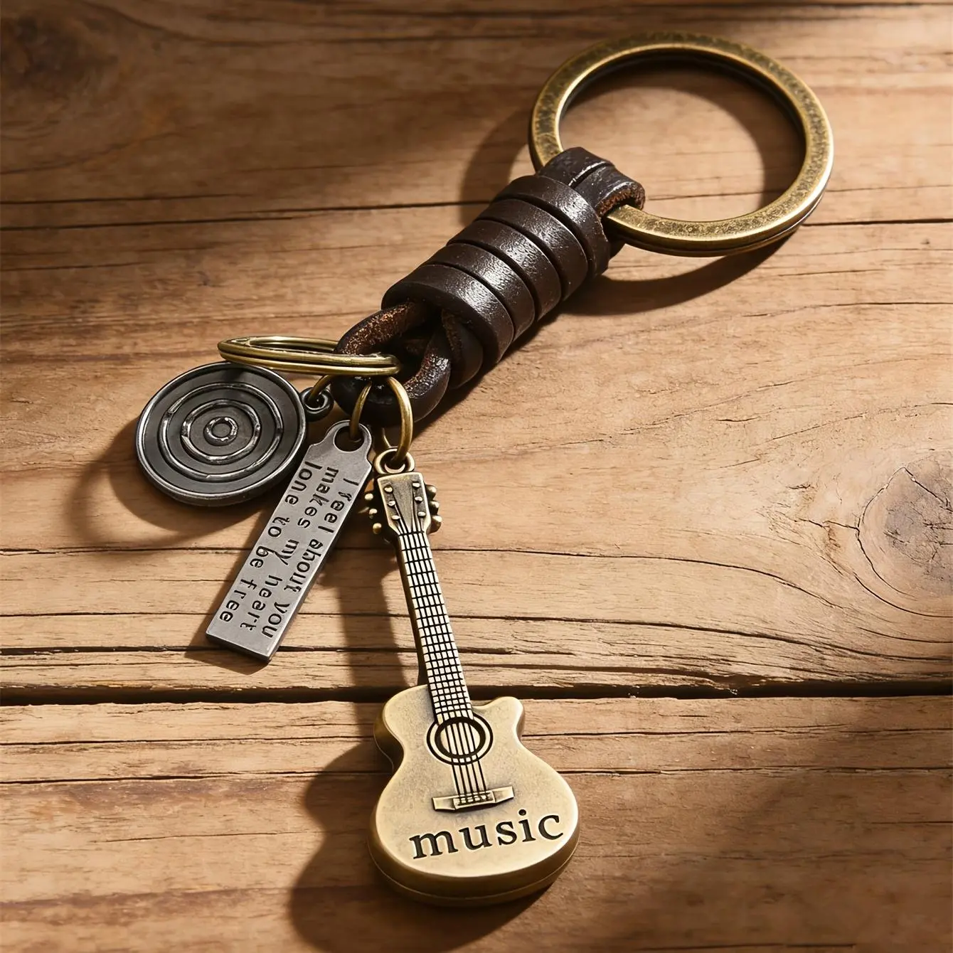1pc Stylish Retro Guitar-shaped Keychain, Woven Keychain for Men and Women, Backpack Charm, Souvenir Gift, New Year's Gift.