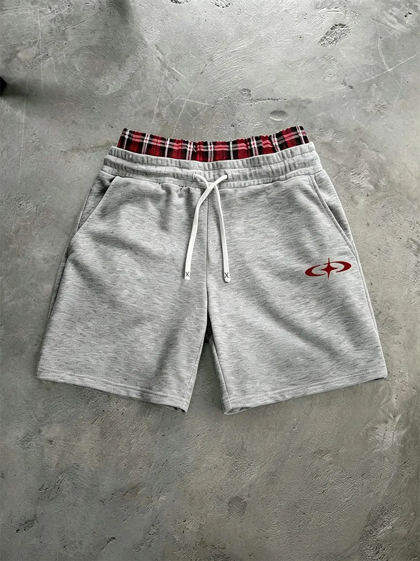 Unisex Light Grey Faux Layered Plaid Waist Drawstring Sweat Shorts with Star Logo American Retro Preppy Casual Activewear Knee-Length Shorts