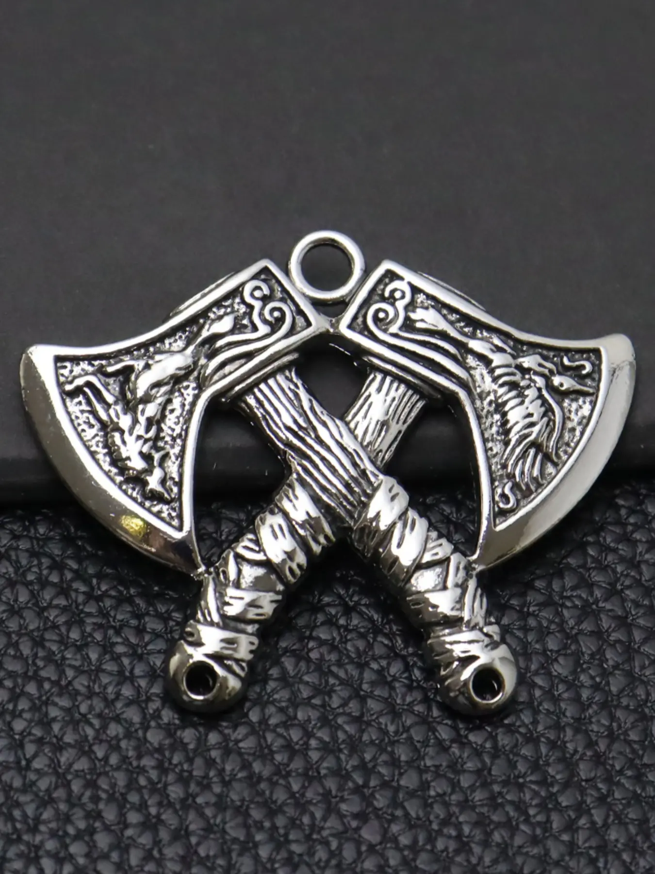 Viking Twin Axe Alloy Pendant, Wolf and Raven Relief Cross Axe Charm, Nordic Punk Style DIY Necklace Bracelet Jewelry Accessory