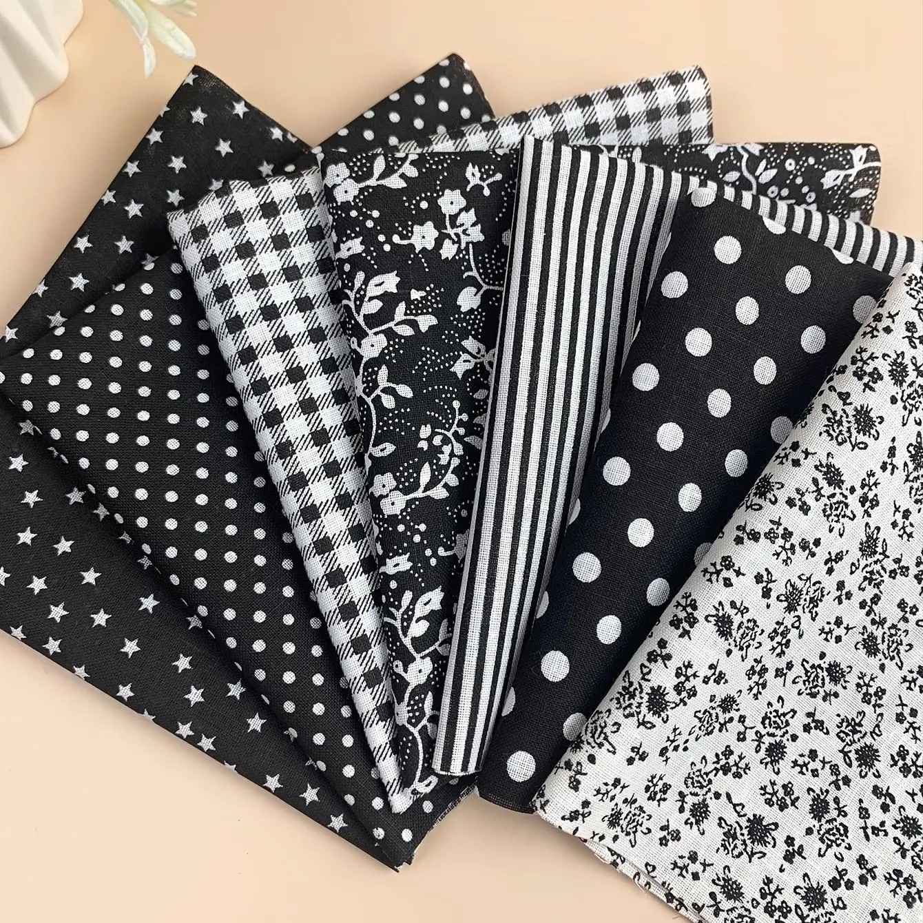 7pcs Black Cotton Fabric Printed Cloth Sewing Quilting Fabrics For Patchwork Needlework DIY Handmade Accessories