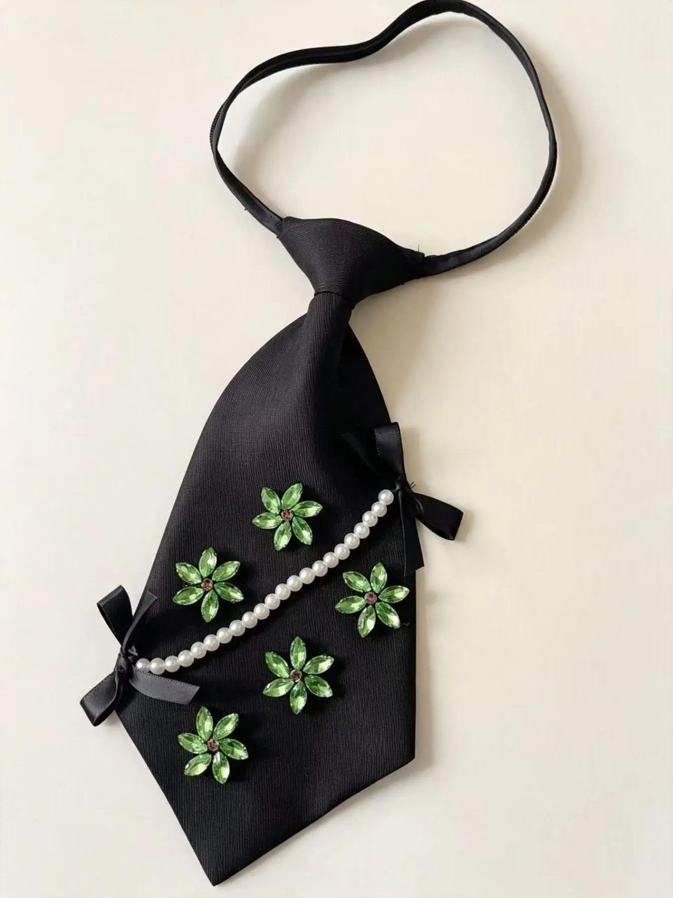 Women Green Floral Rhinestone Pre-Tied Necktie, Stylish Tie Design, Aesthetic Decorative Fashion Tie for Women Shirt Outfits
