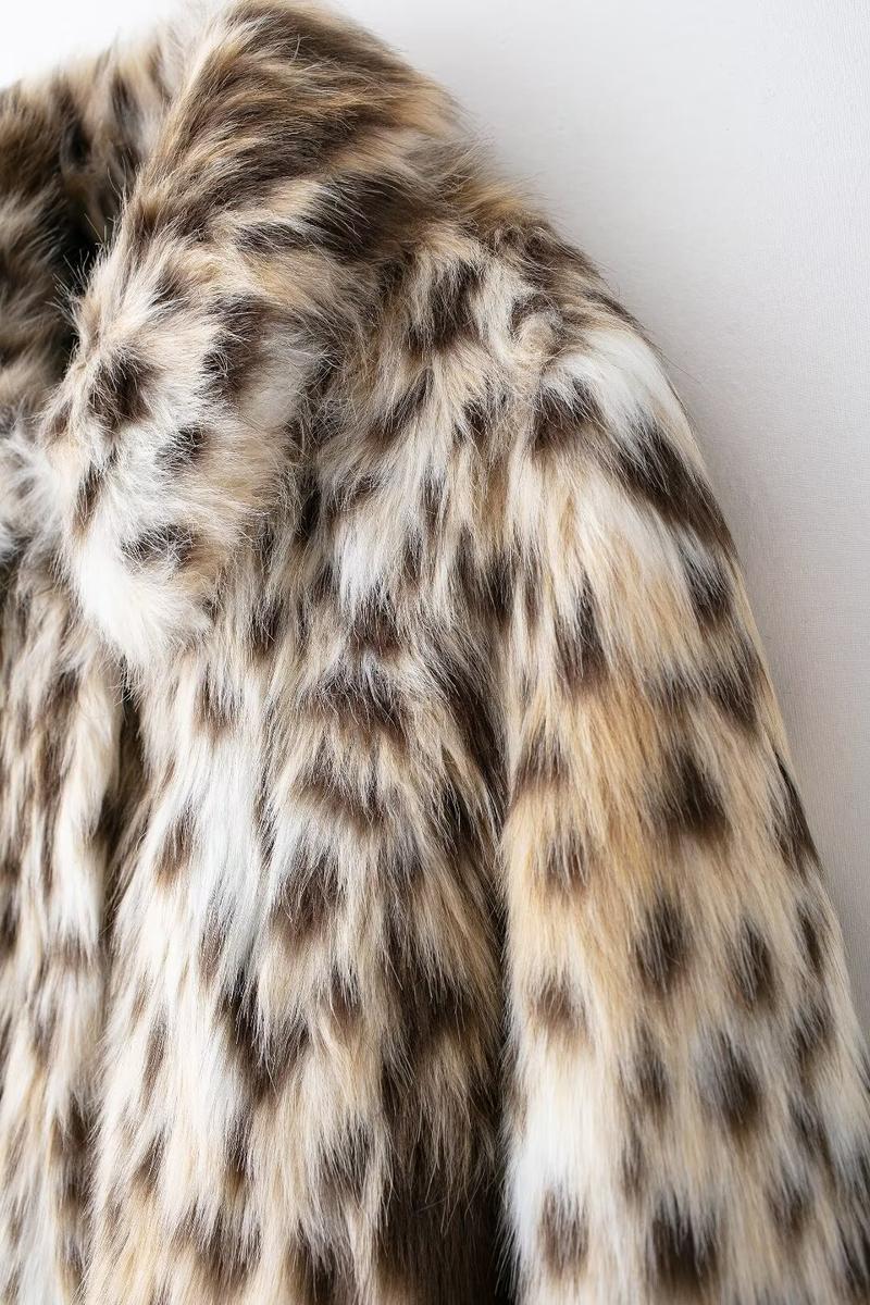 BIGWIG women's fashion leopard faux fur short jacket, plush stand collar splicing warm coat, lapel long sleeve side pocket casual coat, winter leopard faux fur loose slim fit warm coat, elegant winter fashion