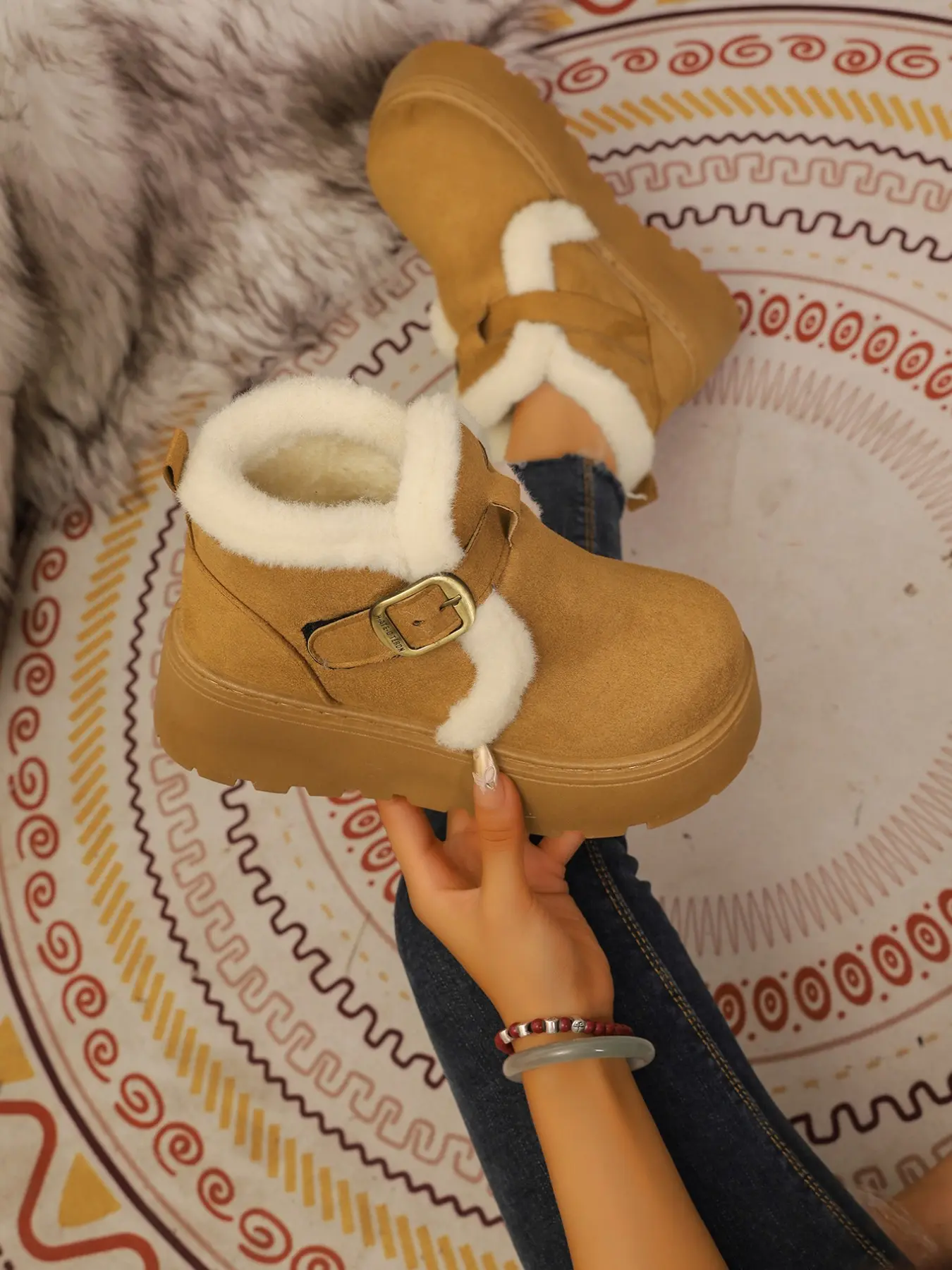 Women's Faux Fur Lined Platform Winter Boots, Cozy Buckle Ankle Snow Boots with Chunky Sole, Cute Warm Boots for Fall Winter Outfits
