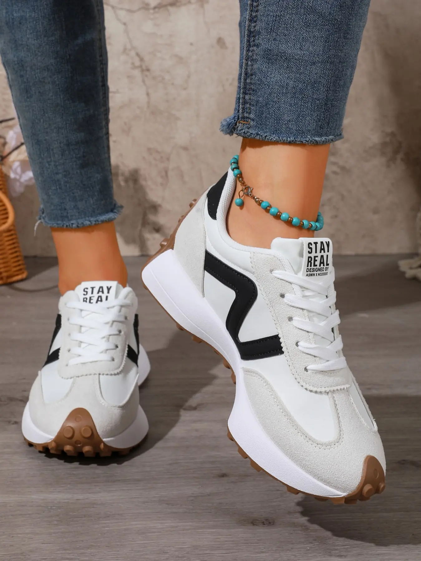 Women's Soft Leather Patchwork Lightweight Height-Boosting Shoes, Shock Absorbing, Non-Slip Sole, Fresh Color Block Design, Versatile Sports Shoes