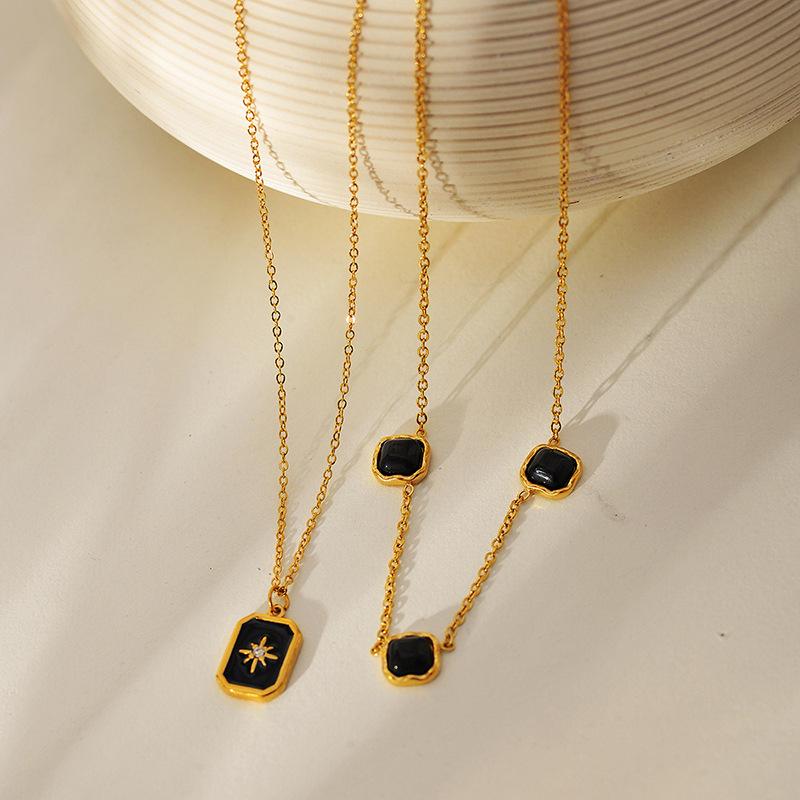 Starlight diamond necklace, niche style, light luxury collarbone chain, zircon chessboard accessory, high-end jewelry for women