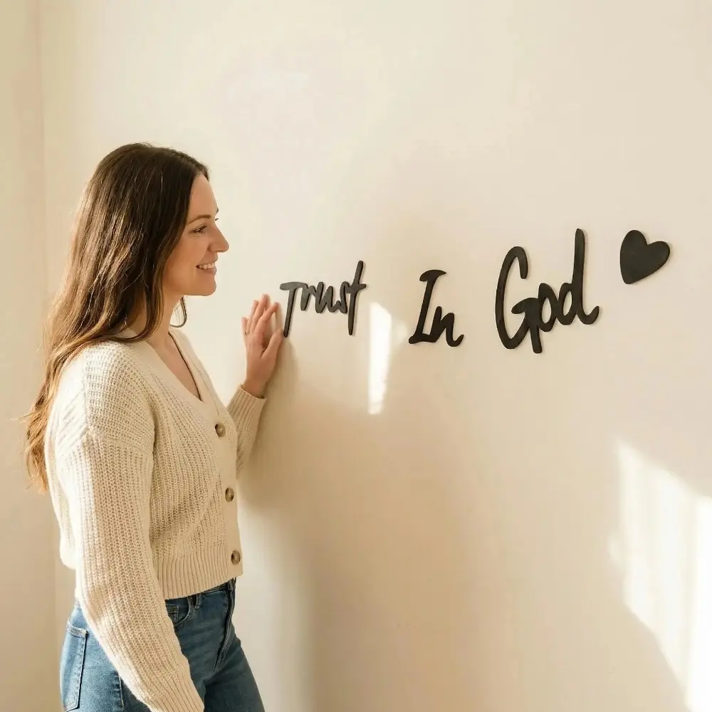 Rustic Wooden Wall Art, Inspirational 'Trust in God' Text Art, Farmhouse Style Hanging Decor for Home and Prayer Room, House Decor