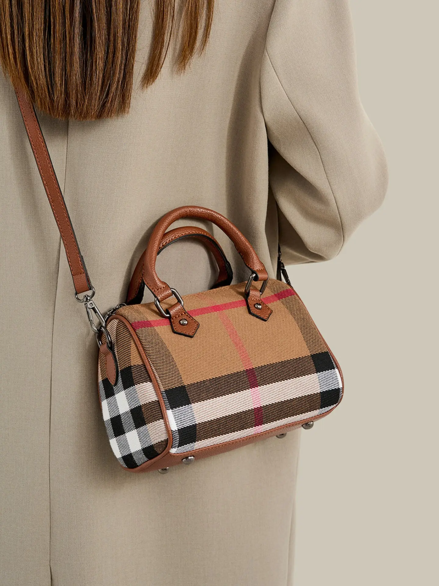 Boston Checkered Bag 2026 New Women's Commuter Fashion Shoulder Bag, High-End Large Capacity Crossbody Handbag, Stylish and Practical, Checked Crossbody Bag