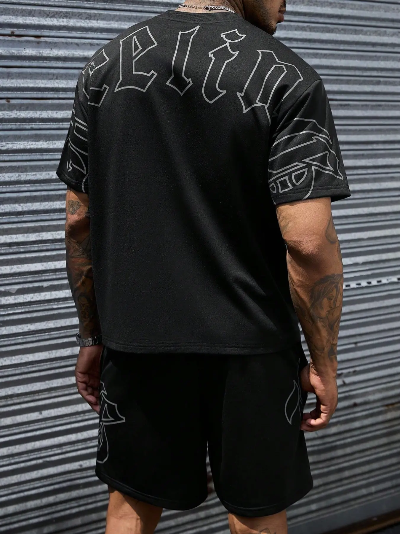 Men's Casual Summer Set, Gothic Letter Print Design, Short Sleeve, Loose-Fit, Pocketed Shorts, Street Style, Daily Wear
