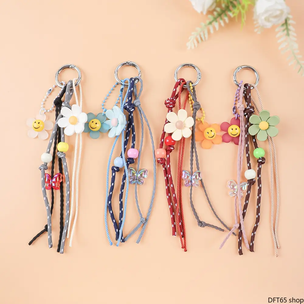 Hand Strung Silicone Bead Keychain Adorned With Butterfly And Sunflower Ornament Smooth Polished Bead Surface Compact Light Silhouette Stable Hook For Decorating Handbags Keys Creative Casual Daily Fashion Ornament Accessory