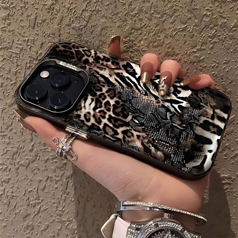 Leopard and snake pattern splicing phone case, this product is a 2D image, compatible with iPhone 17/16/15/14/13/12/11 Pro Max/X/XS/Xs Max/XR/16E/7P/8P, making it a perfect Christmas gift for friends, family, or for personal use.