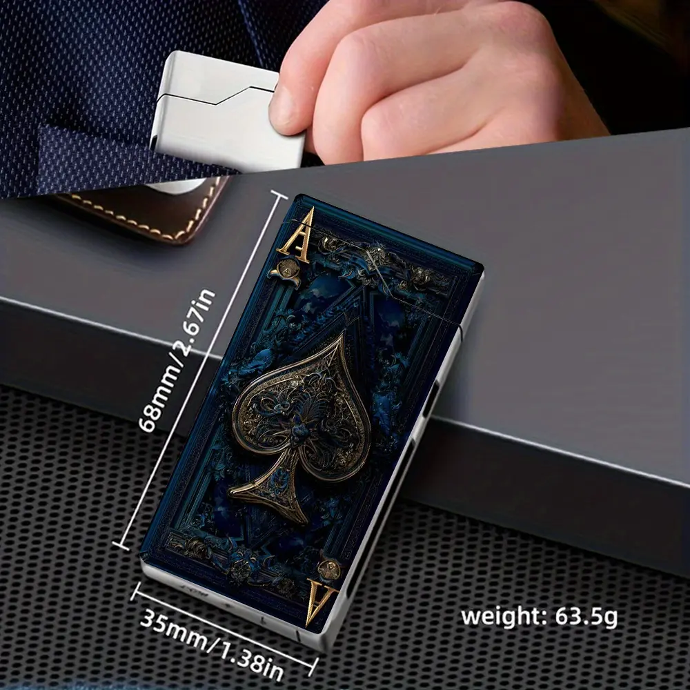 A Windproof Electric Arc Lighter Featuring a Spade A Design, This Electronic Lighter Has a Metal Casing, Battery Level Display, Type-C Charging, Dual Arc, Gift Box Packaging, a Power Cut-Off Feature, And Is Suitable for Outdoor Survival Gear