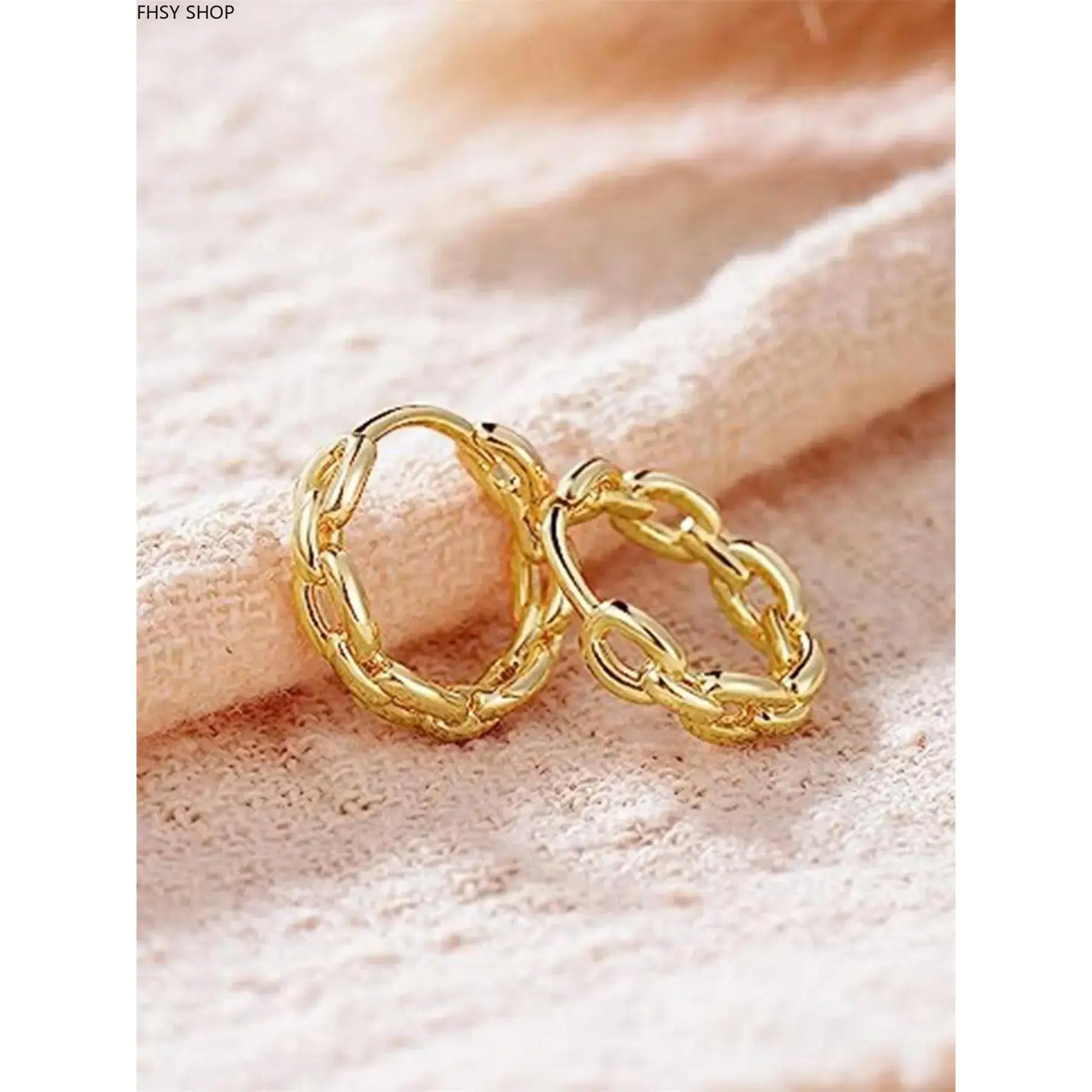 Women's Elegant Linked Chain Circle Earrings - Gold-Tone Chain Earrings with Exquisite Craftsmanship, Timeless Vintage Tone, Ideal for Evening Parties, Holiday Gifting & Outfit Matching Jewelry