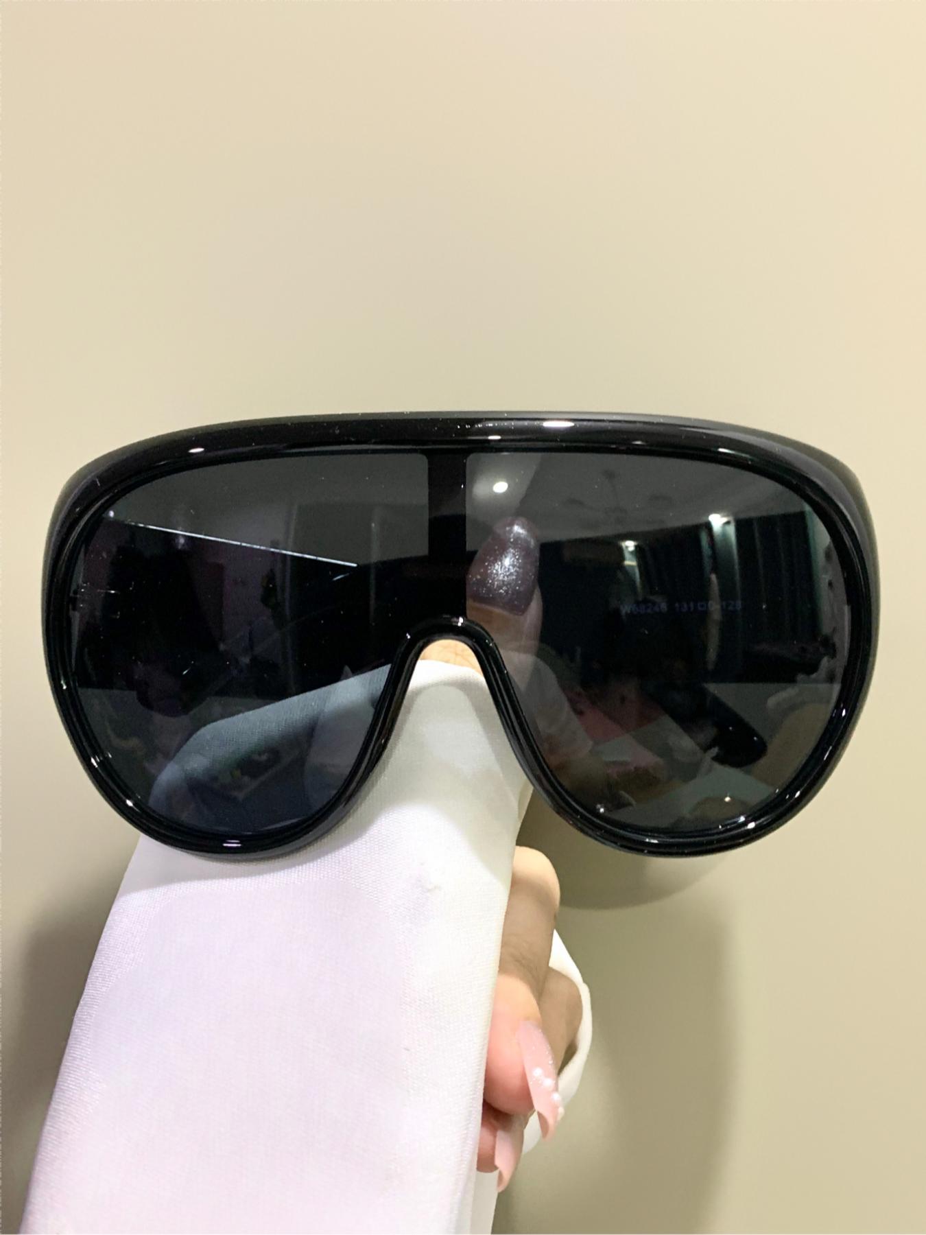 Unisex Vintage Trendy Oversized Glasses, Retro Casual Tinted Lens Glasses for Everyday Use, Fashion Accessories for Outdoor Activities, Trendy Beach Eyewear