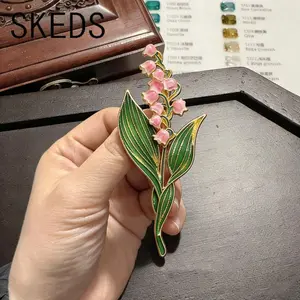 SKEDS Women's French Vintage Romantic Painted Lily of The Valley Brooch Elegant Bouquet Pin Wedding Dress Accessory Gift